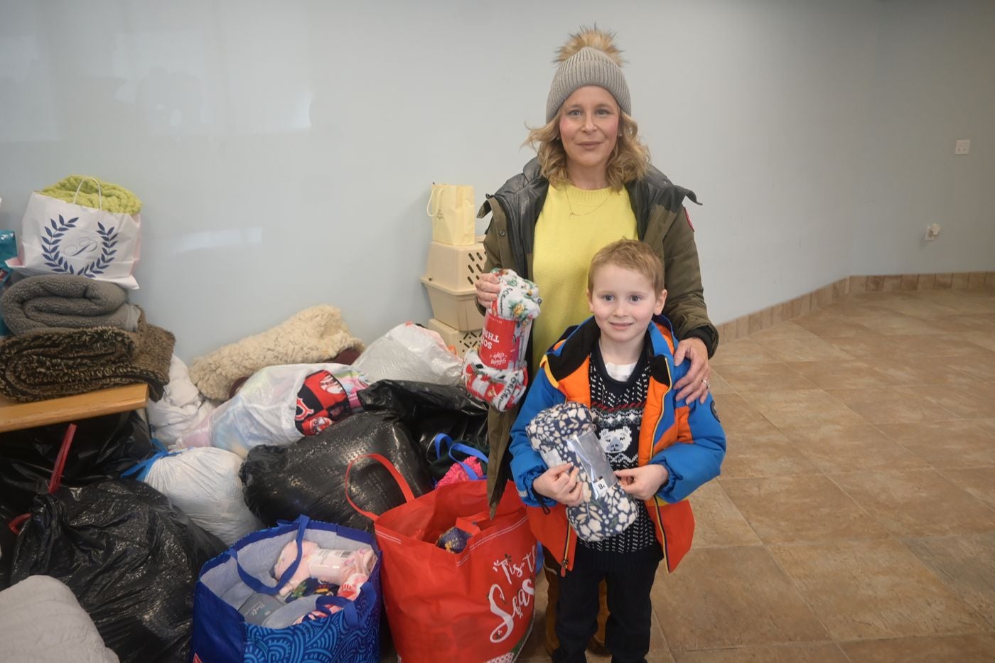 Rep. Pavalock-D'Amato Delivers Pet Blankets to Local Animal Shelter